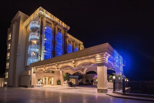 Les Ambassadeurs Hotel & Casino | Elissa Tur